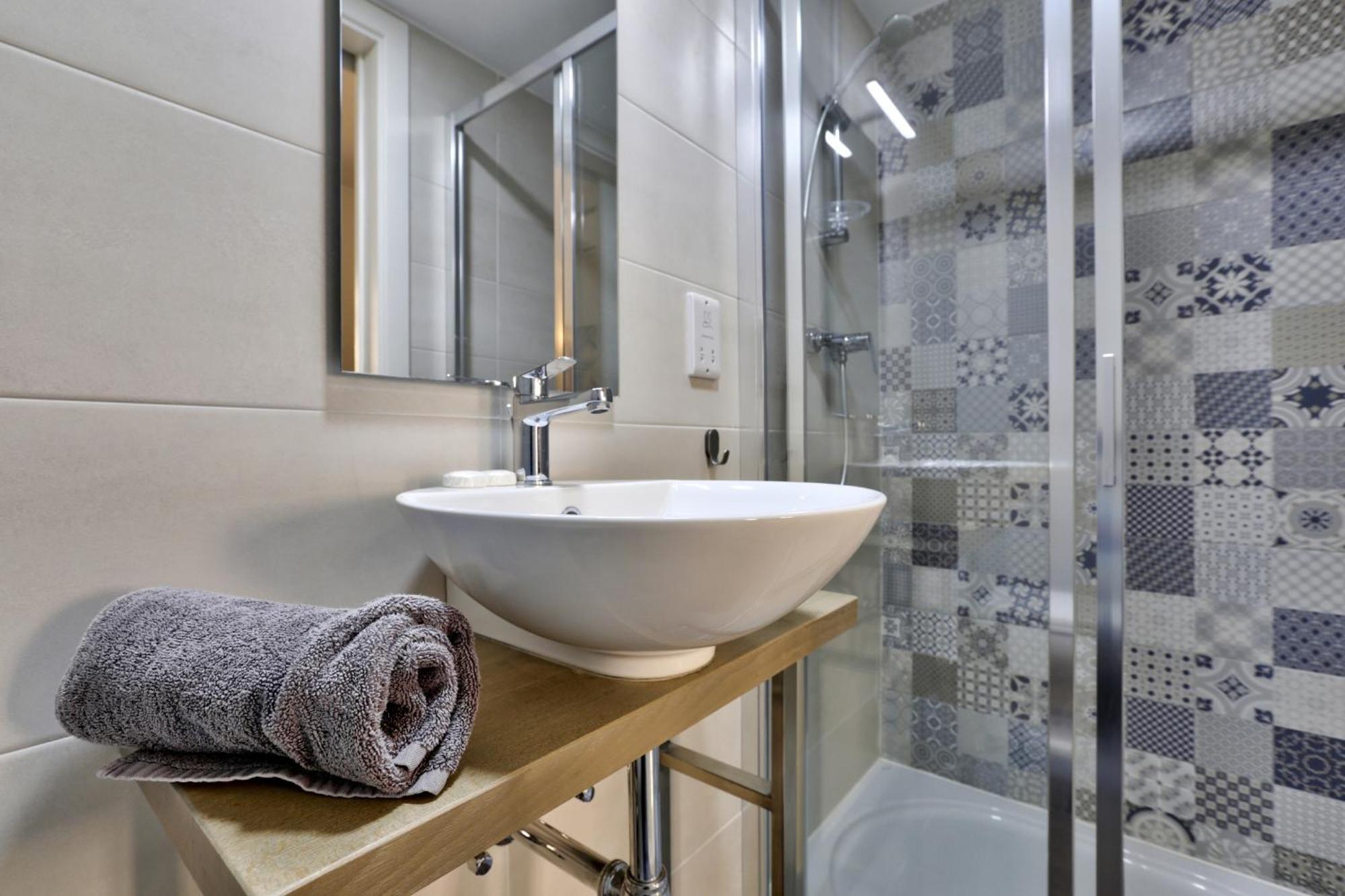 Exquisite 3-Bedroom Duplex Penthouse With Jacuzzi In Valletta Centre المظهر الخارجي الصورة