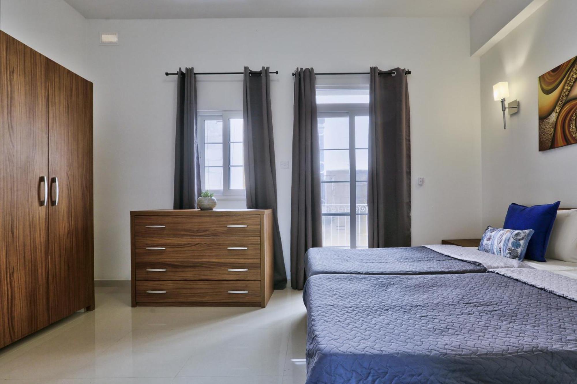 Exquisite 3-Bedroom Duplex Penthouse With Jacuzzi In Valletta Centre المظهر الخارجي الصورة