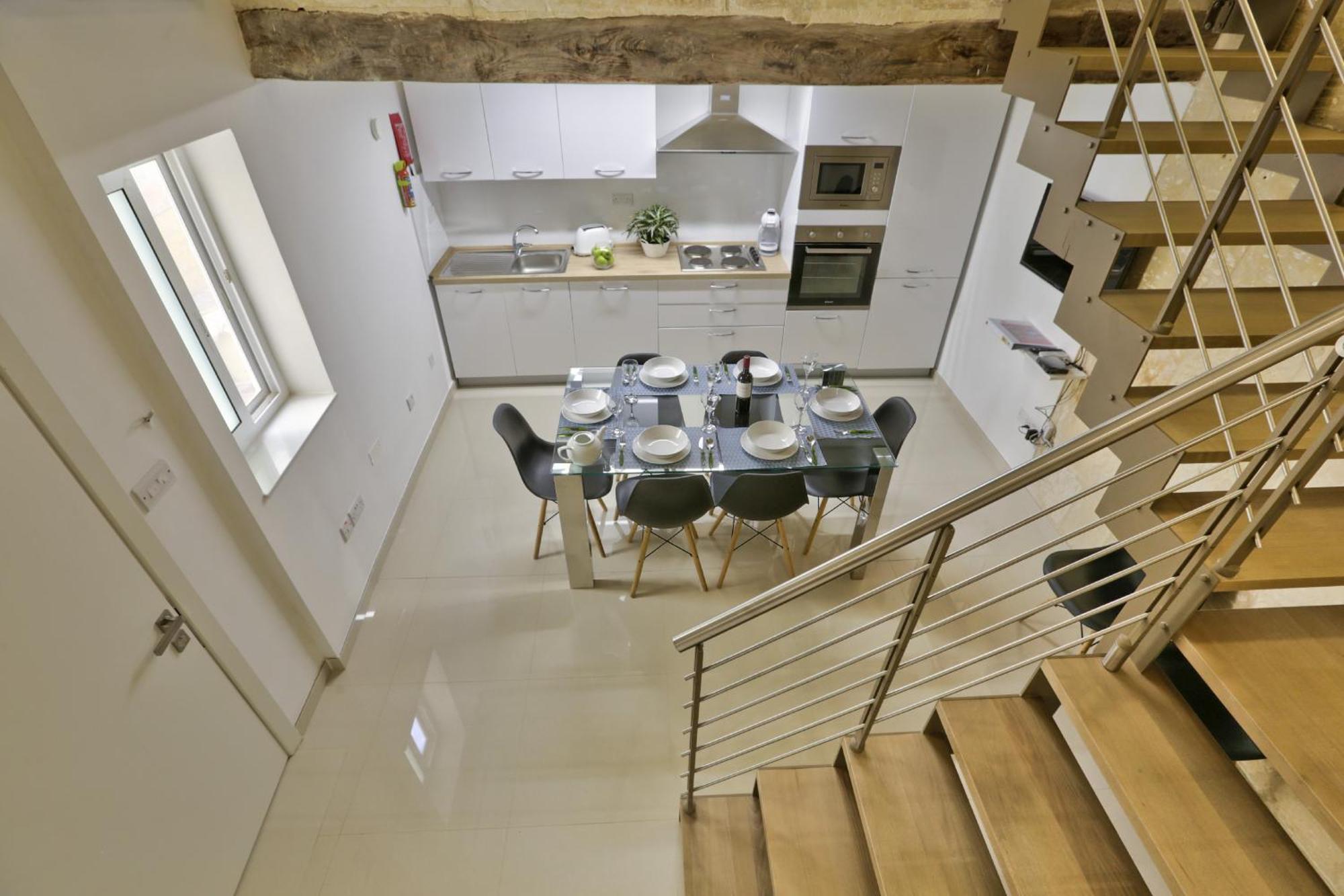 Exquisite 3-Bedroom Duplex Penthouse With Jacuzzi In Valletta Centre المظهر الخارجي الصورة