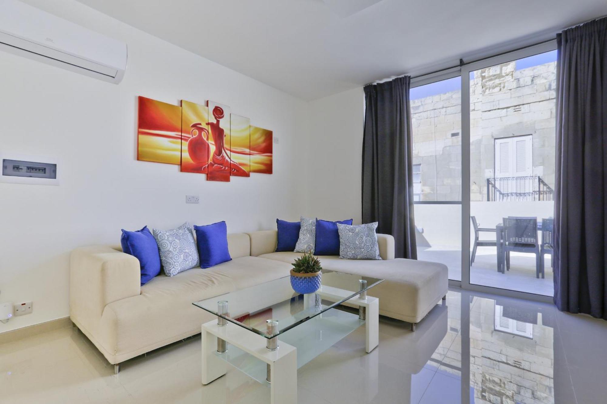Exquisite 3-Bedroom Duplex Penthouse With Jacuzzi In Valletta Centre المظهر الخارجي الصورة