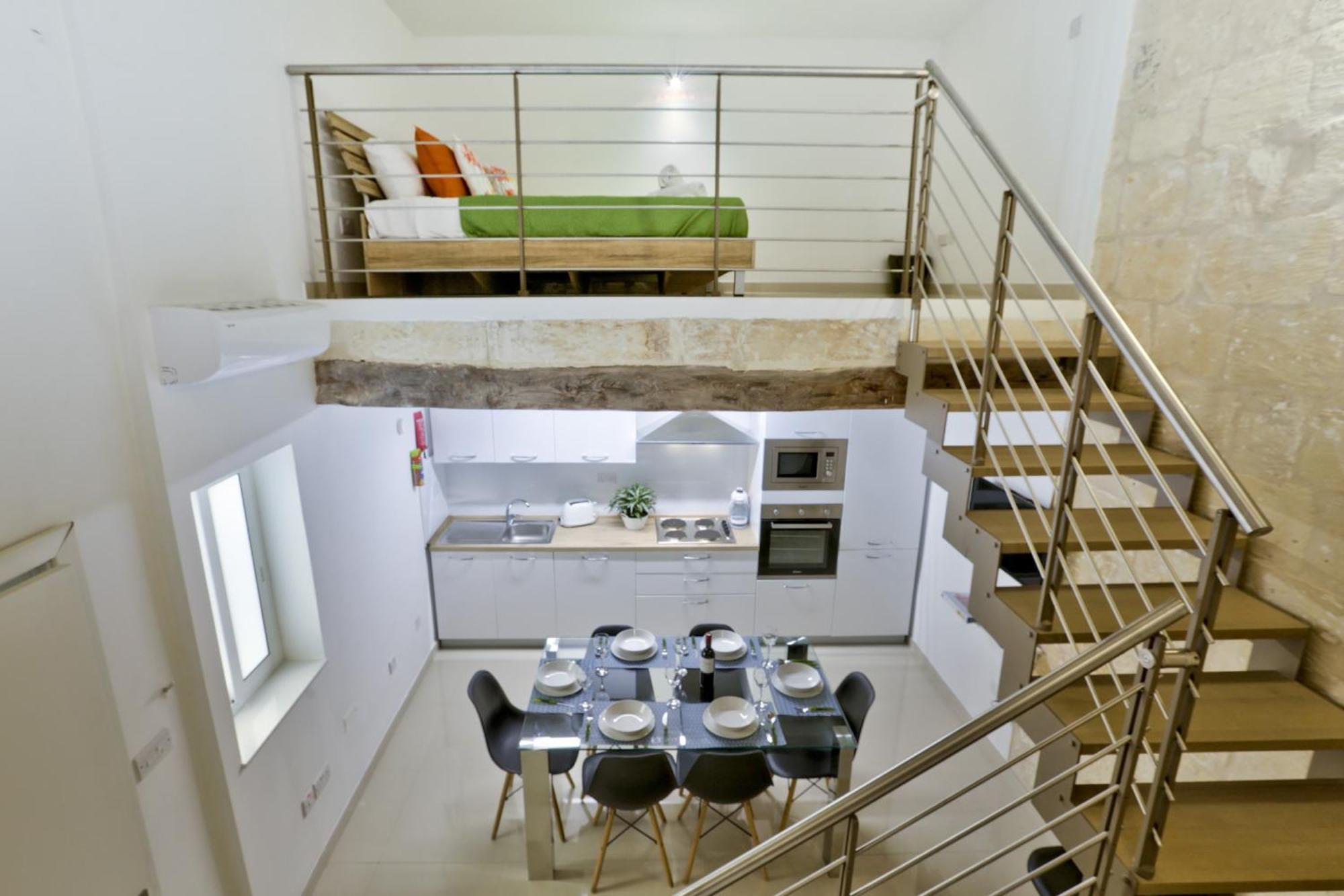 Exquisite 3-Bedroom Duplex Penthouse With Jacuzzi In Valletta Centre المظهر الخارجي الصورة