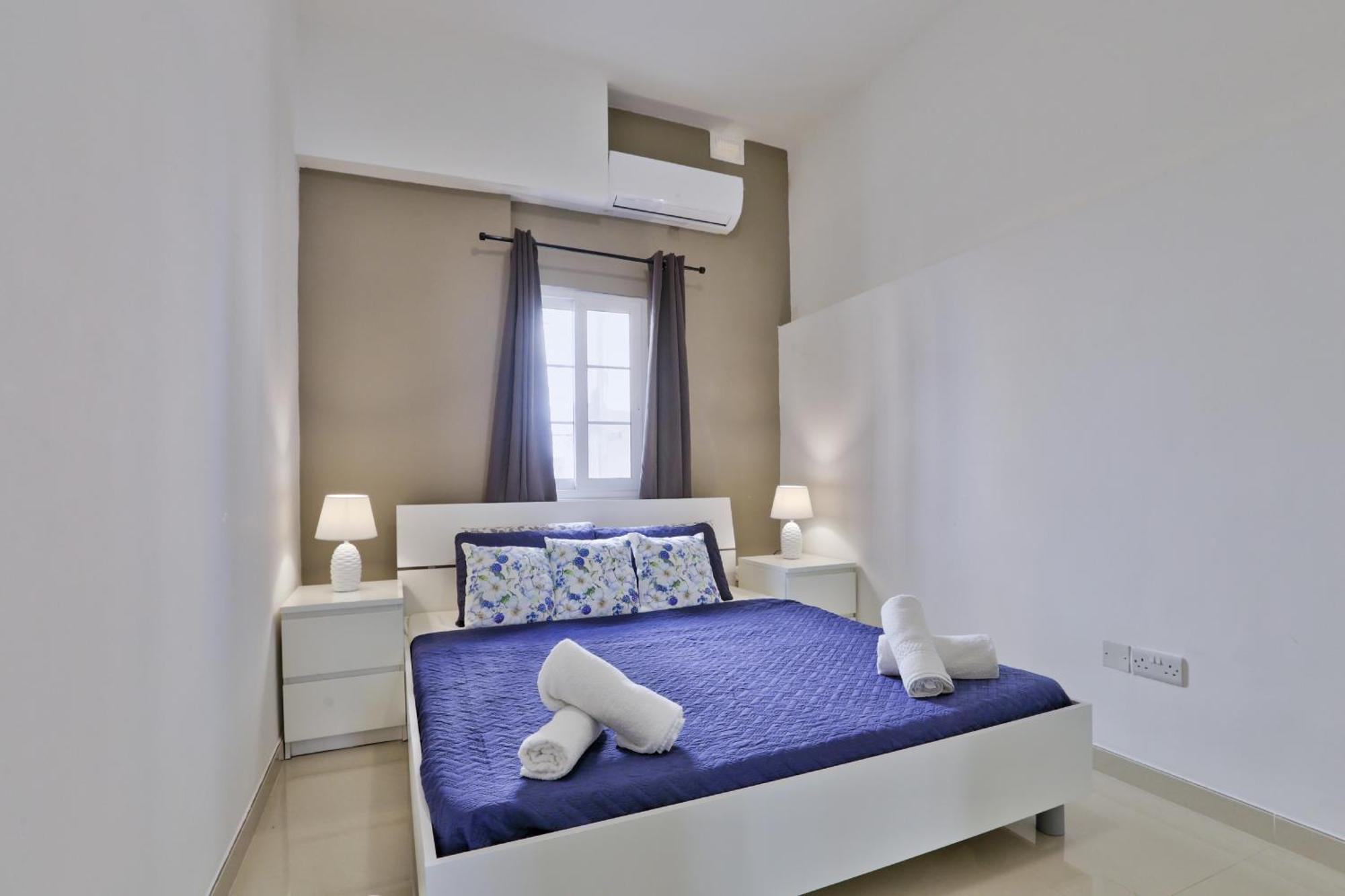 Exquisite 3-Bedroom Duplex Penthouse With Jacuzzi In Valletta Centre المظهر الخارجي الصورة